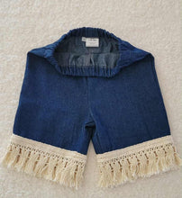 Load image into Gallery viewer, Lucy Flowers Top with Retro Jeans