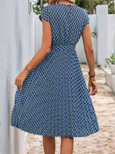 Load image into Gallery viewer, Janice Midi Dress
