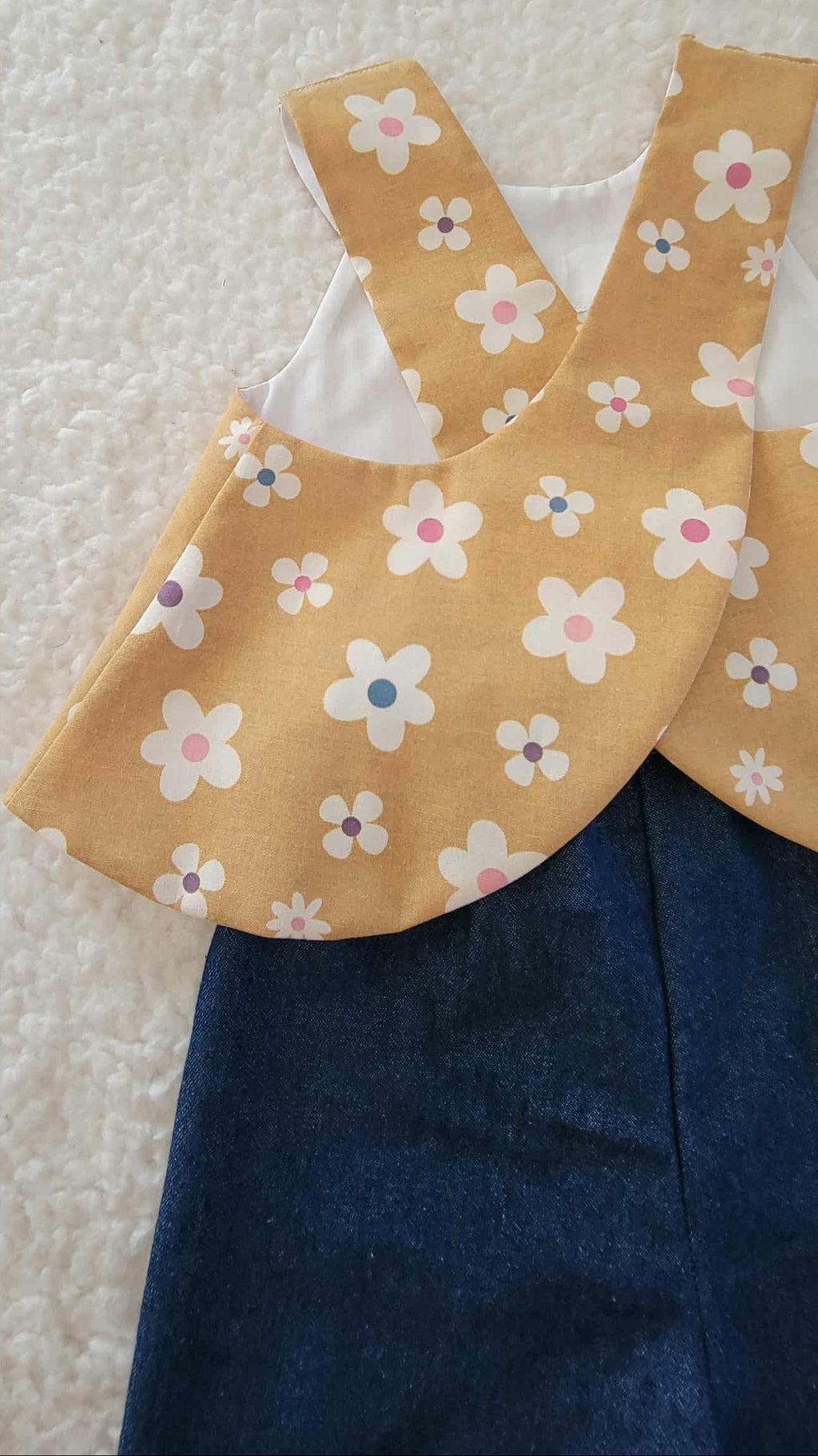 Lucy Flowers Top with Retro Jeans