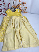 Load image into Gallery viewer, Yellow Little Flowers Set

